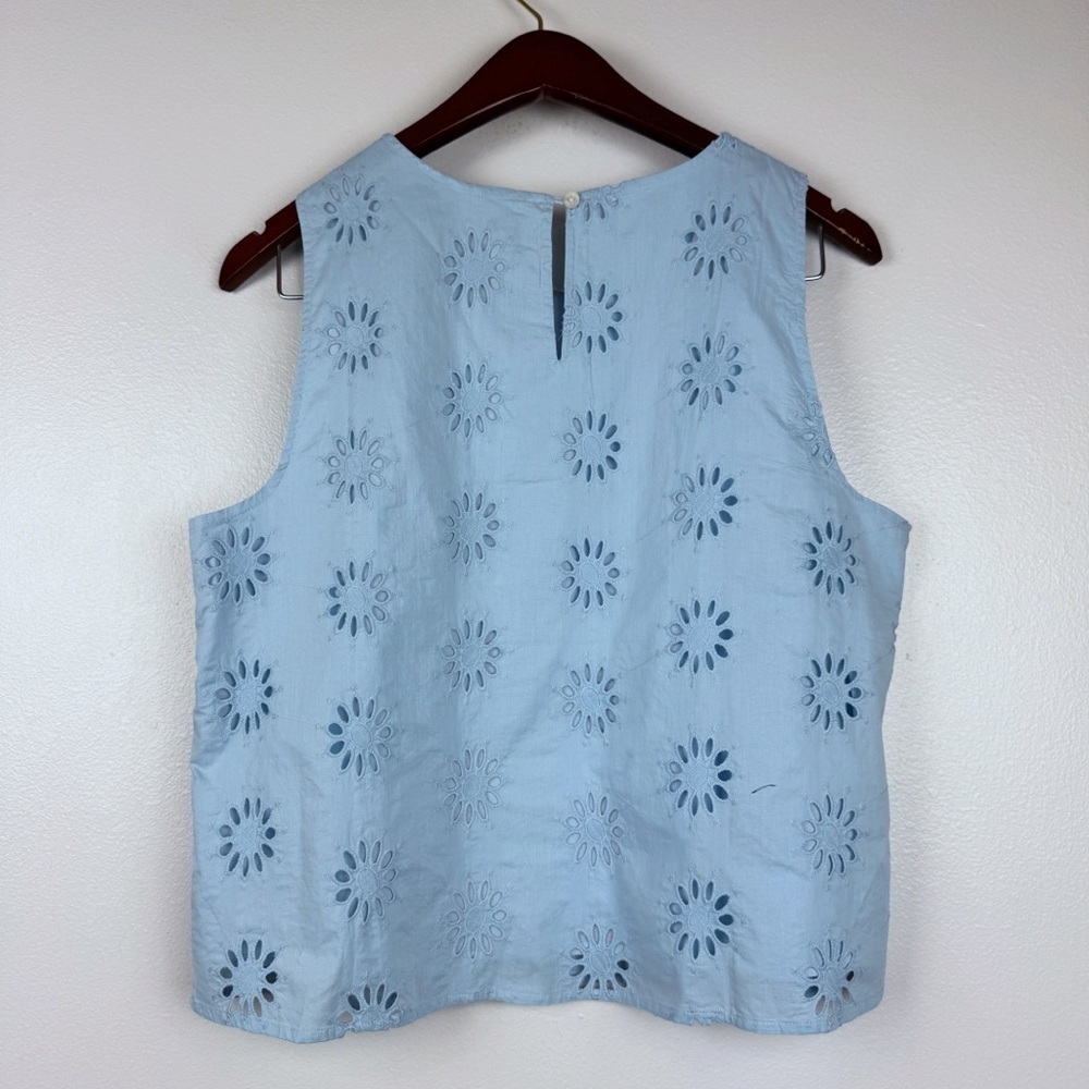 J. Crew Flower Eyelet Shell Keyhole Back Cotton Sleeveless Top Blue Size M NWT - Picture 5 of 7